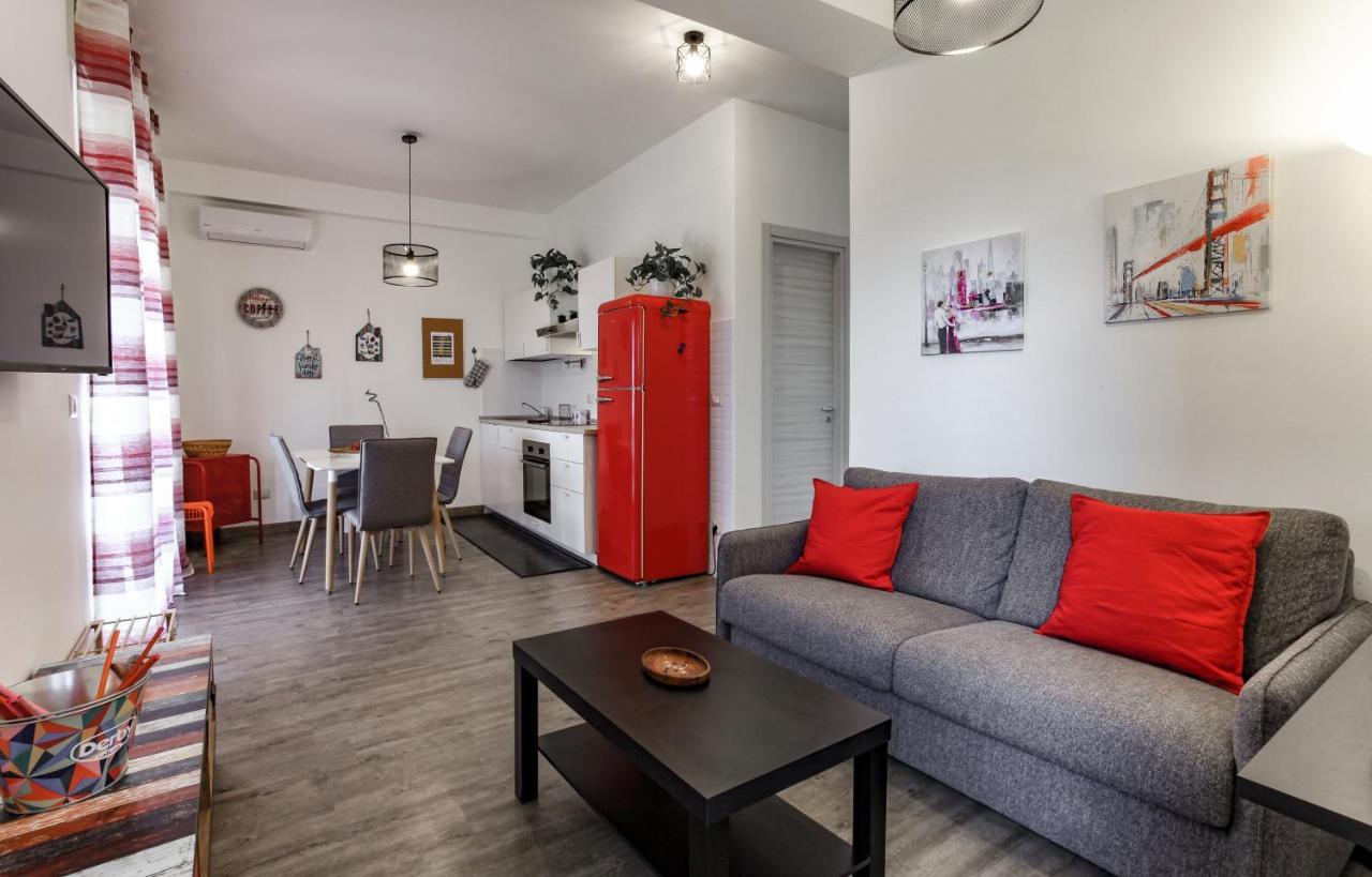 Your Apartment Катания Екстериор снимка